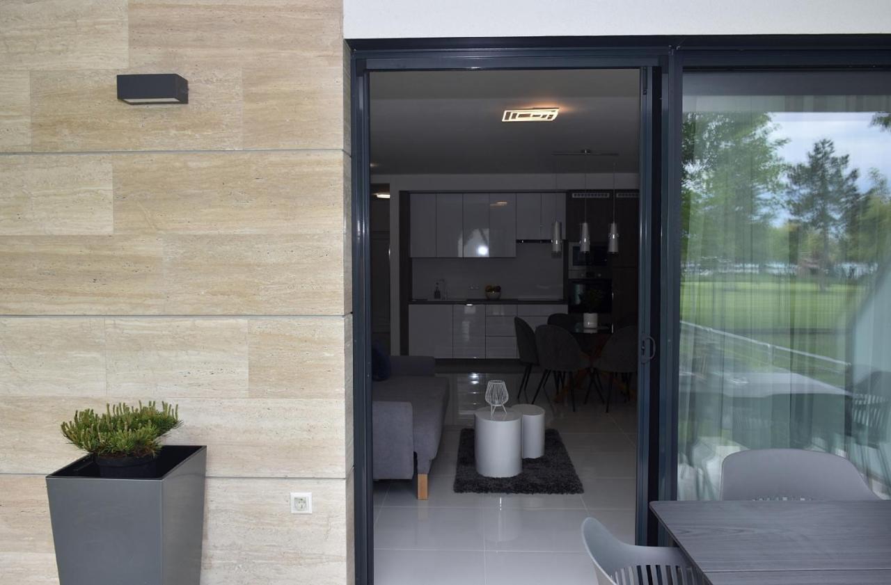 Limerence Apartments Siofok Luaran gambar