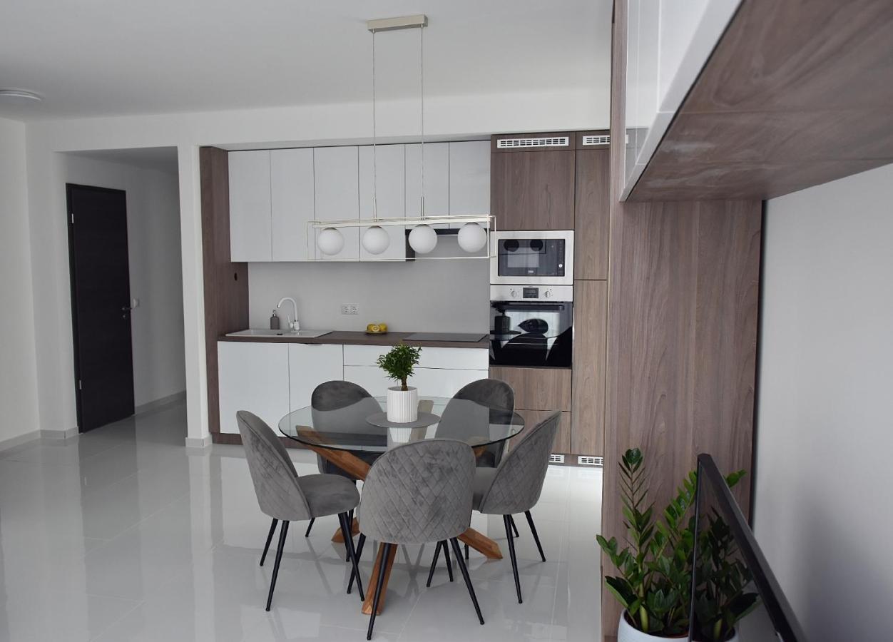 Limerence Apartments Siofok Luaran gambar